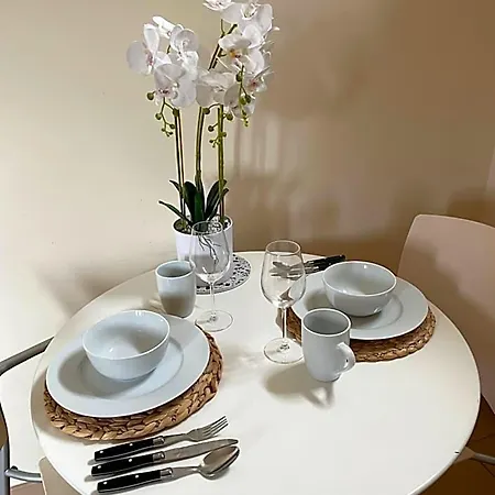 - Au Vieux Palais Hotel 3*