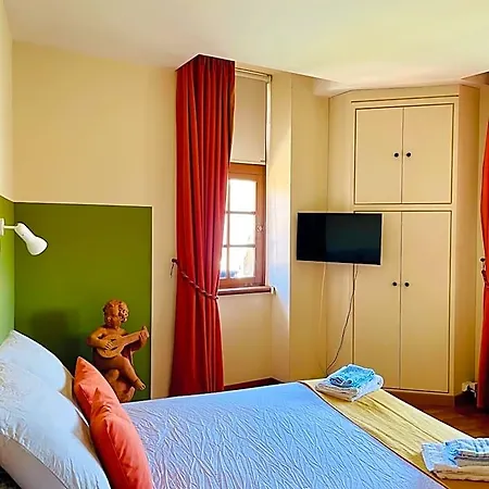 - Au Vieux Palais 3*